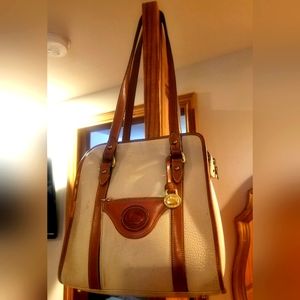 Vintage Dooney Bourke Ivory Leather w/Brown Saddle trim Shoulder Bag.